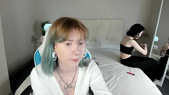 Elira Vane online show from 06/04/26, 03:00