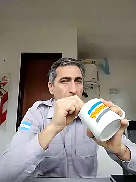 Snapshot of Alejandro83bsf chatting on 08/04/26, 08:02 Alejandro83bsf online show from 08/04/26, 08:02