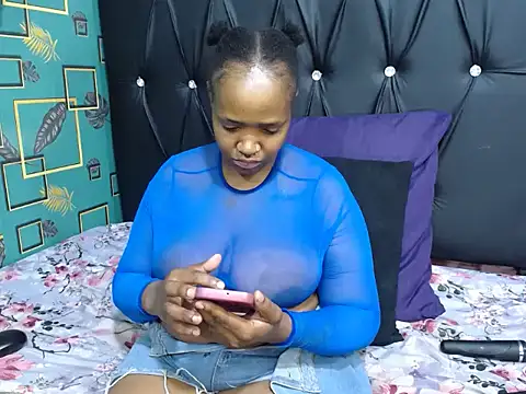 CandyBoobs69 online show from 06/18/26, 11:59