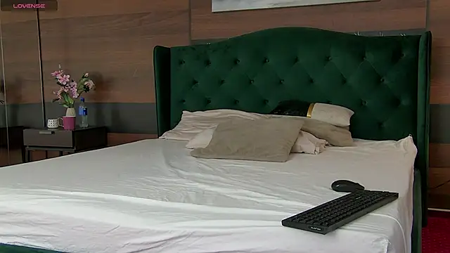 AlyceBeau online show from 05/20/26, 05:59