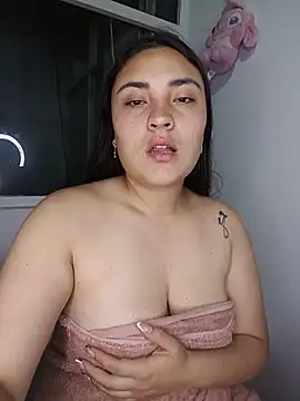 Snapshot of -brendda- chatting on 07/05/26, 03:33 -brendda- online show from 07/05/26, 03:33