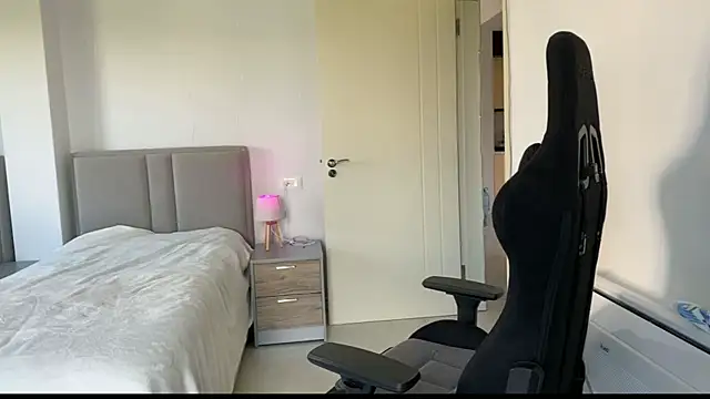PrincesSsLilu online show from 06/25/26, 12:21