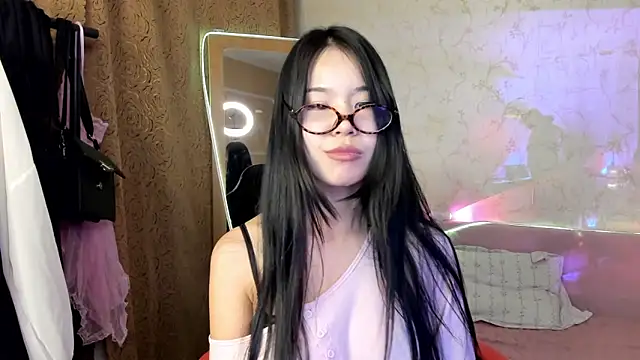 Akiba cute online show from 05/07/26, 07:17