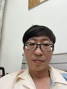 ShuaiCH online show from 05/07/26, 06:55