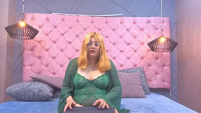 valeria-niuk online show from 05/14/26, 09:23