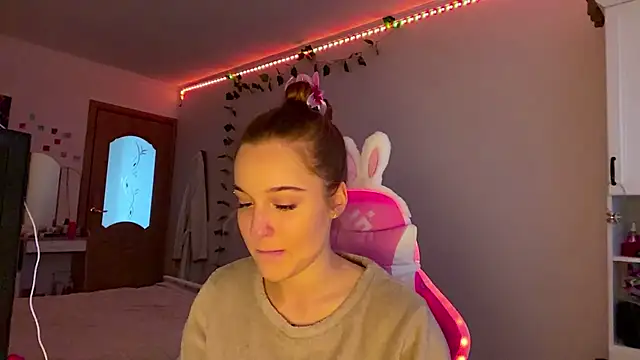 TrixyPaw online show from 04/28/26, 08:41