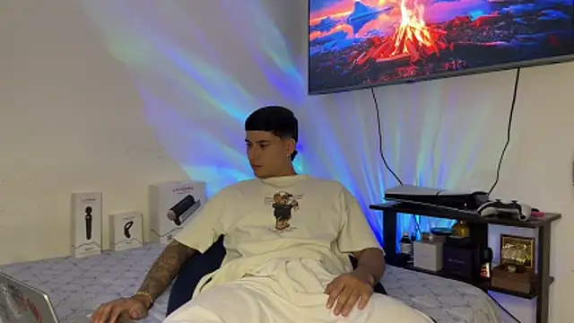 SexxxySquirterStev777 online show from 05/02/26, 05:01