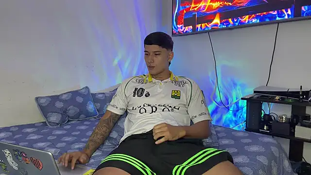 SexxxySquirterStev777 online show from 06/20/26, 01:27