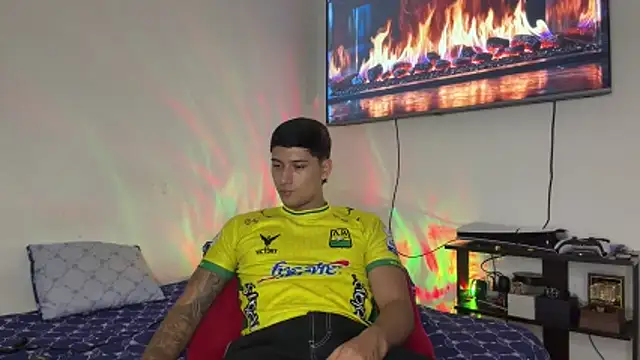 SexxxySquirterStev777 online show from 05/20/26, 01:30