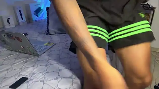 SexxxySquirterStev777 online show from 05/06/26, 01:59