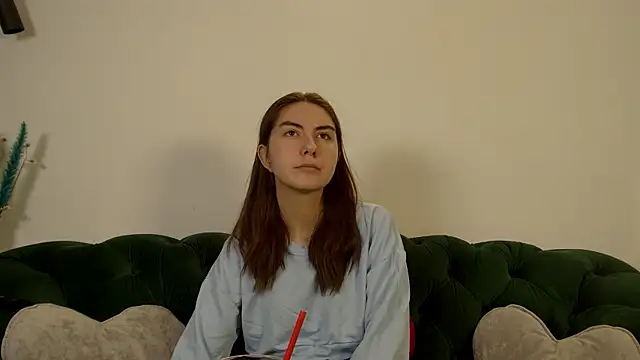 Snapshot of AlisaAlarie chatting on 05/17/26, 06:57 AlisaAlarie online show from 05/17/26, 06:57