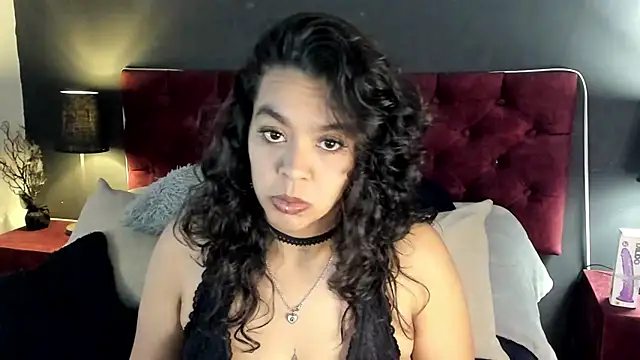 Snapshot of ZiaNoir_ chatting on 07/11/26, 02:39 ZiaNoir online show from 07/11/26, 02:39