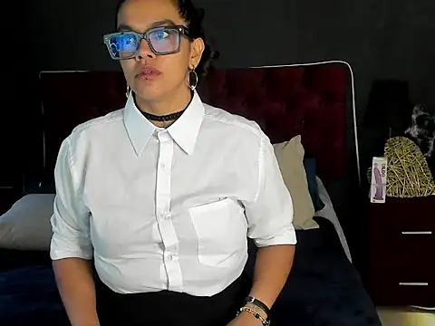 ZiaNoir  online show from 05/30/26, 08:36