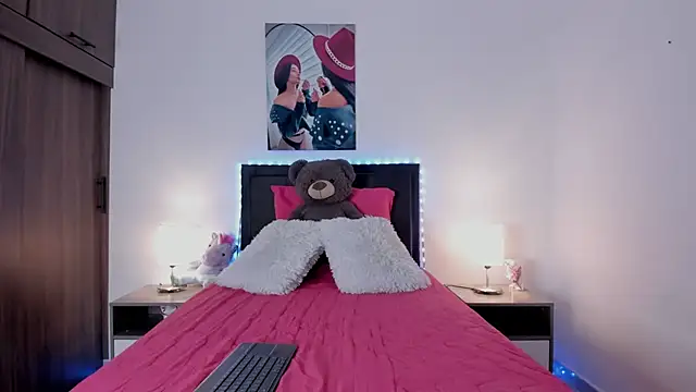 alana greey  online show from 07/23/26, 01:52