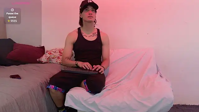 sweetauracouple online show from 06/01/26, 12:05