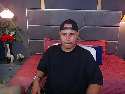noah oliver1 online show from 06/12/26, 01:14