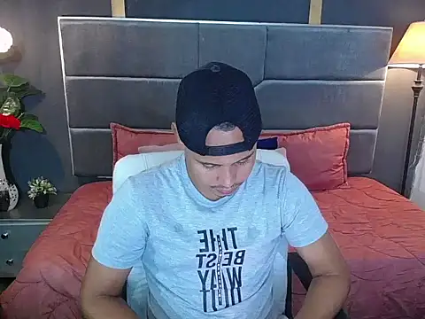 noah oliver1 online show from 06/16/26, 01:05