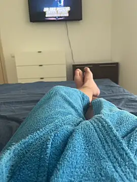 De mo  online show from 04/28/26, 03:27