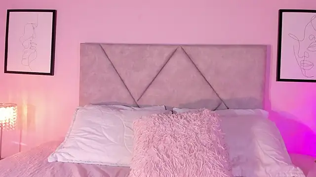 Emiilyh  online show from 06/30/26, 07:47