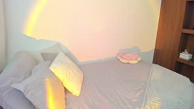 Hanna naoo  online show from 07/22/26, 08:44
