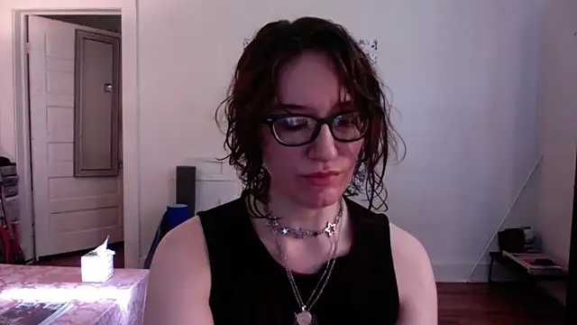 Snapshot of AnnywnBelle chatting on 05/05/26, 10:02 AnnywnBelle online show from 05/05/26, 10:02