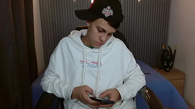 Ethanx18  online show from 05/19/26, 03:13