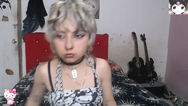 Cute Chrixxx online show from 05/25/26, 12:04
