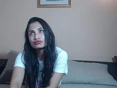Snapshot of rebecka_sweet chatting on 05/14/26, 05:21 rebecka sweet online show from 05/14/26, 05:21