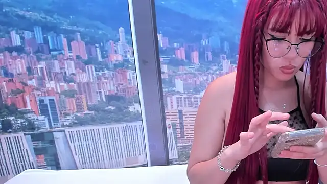 LunnaAndLiam online show from 04/28/26, 10:03