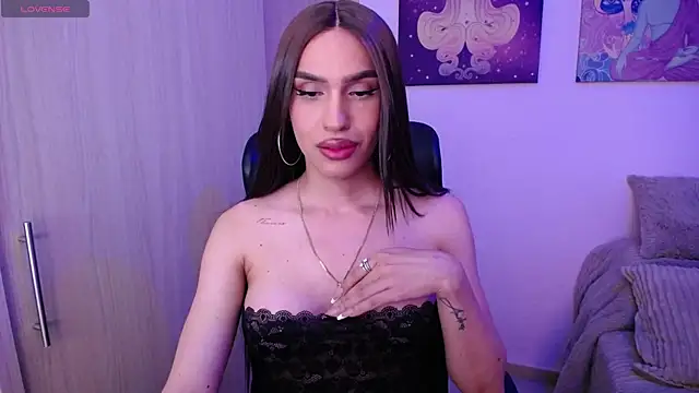 Snapshot of GiaMint chatting on 06/17/26, 03:06 GiaMint online show from 06/17/26, 03:06