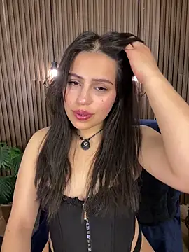 Yenifer 27 online show from 06/02/26, 03:39