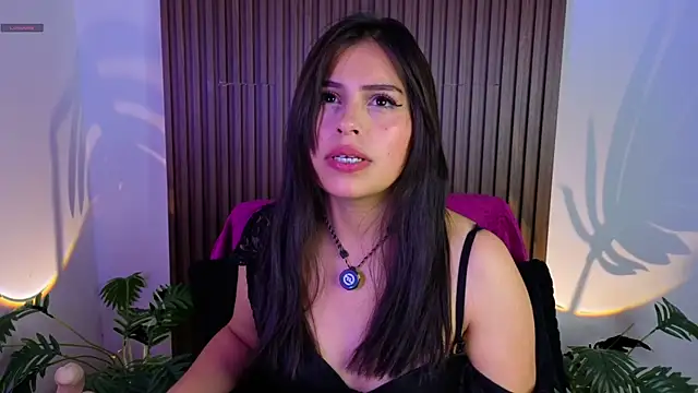Yenifer 27 online show from 05/07/26, 04:28