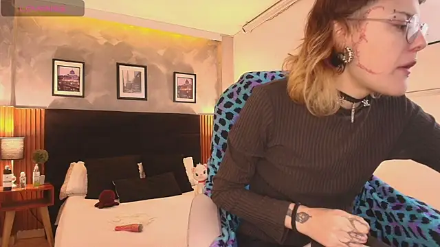 Rossiee huntt online show from 05/19/26, 01:40