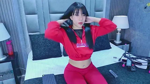 VioletSweetts online show from 04/30/26, 07:43