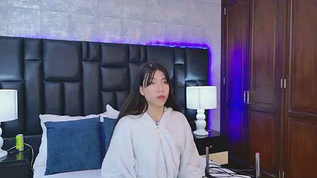 VioletSweetts online show from 06/10/26, 03:19