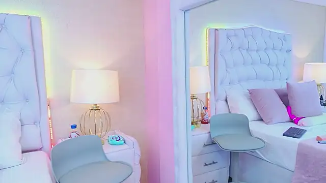 VioletSweetts online show from 06/14/26, 02:24