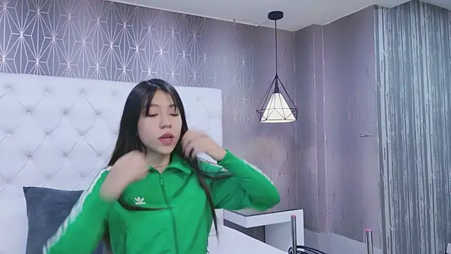 VioletSweetts online show from 06/12/26, 03:15