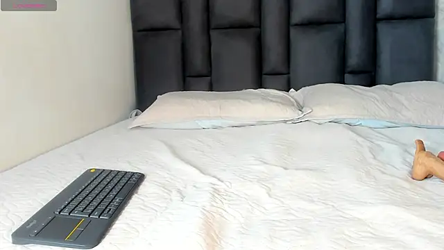 Snapshot of maddy__howard chatting on 07/15/26, 12:45 maddy howard online show from 07/15/26, 12:45