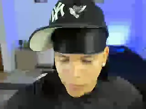 Snapshot of sant_wahlberg chatting on 07/01/26, 10:54 sant wahlberg online show from 07/01/26, 10:54