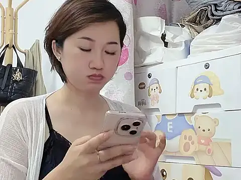 Luna-6613 online show from 05/02/26, 03:50