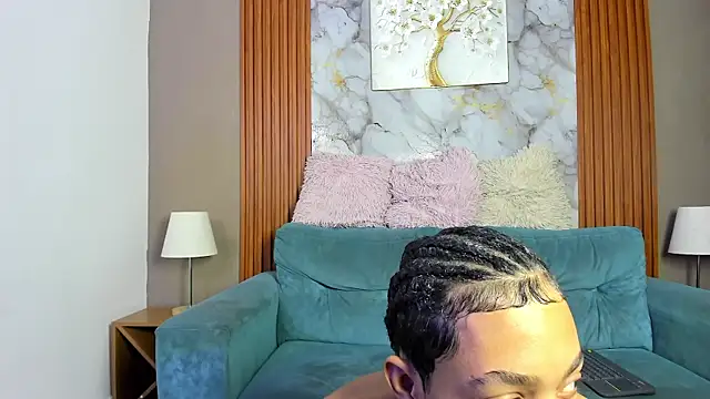 LOVE GUYS1 online show from 05/04/26, 01:25