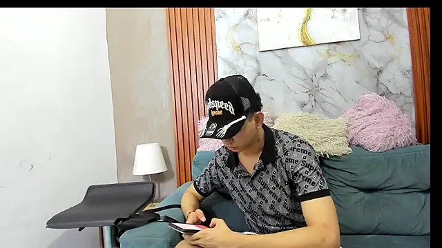 LOVE GUYS1 online show from 07/05/26, 01:29