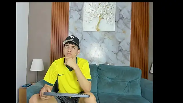 LOVE GUYS1 online show from 05/29/26, 01:39