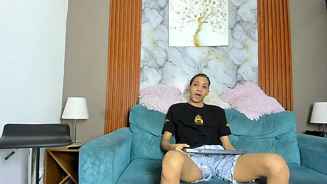 LOVE GUYS1 online show from 05/01/26, 01:27