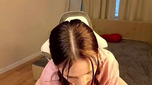 Julia Shyy online show from 05/31/26, 02:17