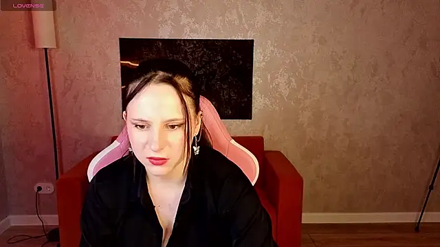 Julia Shyy online show from 05/19/26, 01:56