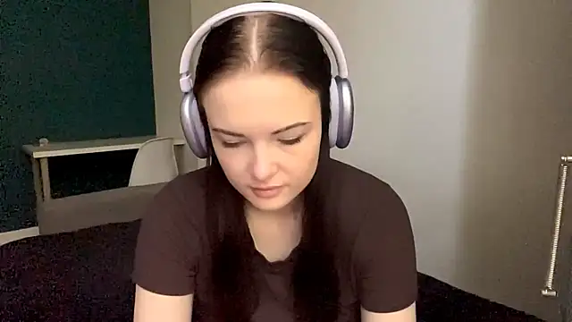 AmbientInvalid online show from 05/11/26, 01:01