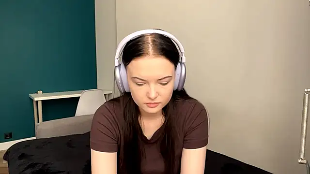 AmbientInvalid online show from 05/07/26, 01:03