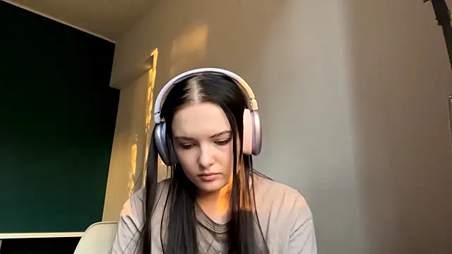 AmbientInvalid online show from 04/29/26, 05:30