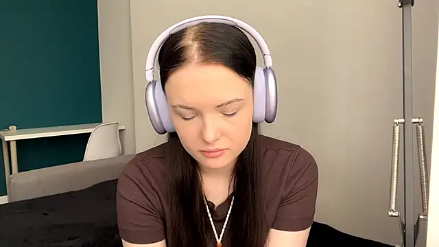 AmbientInvalid online show from 05/04/26, 01:03